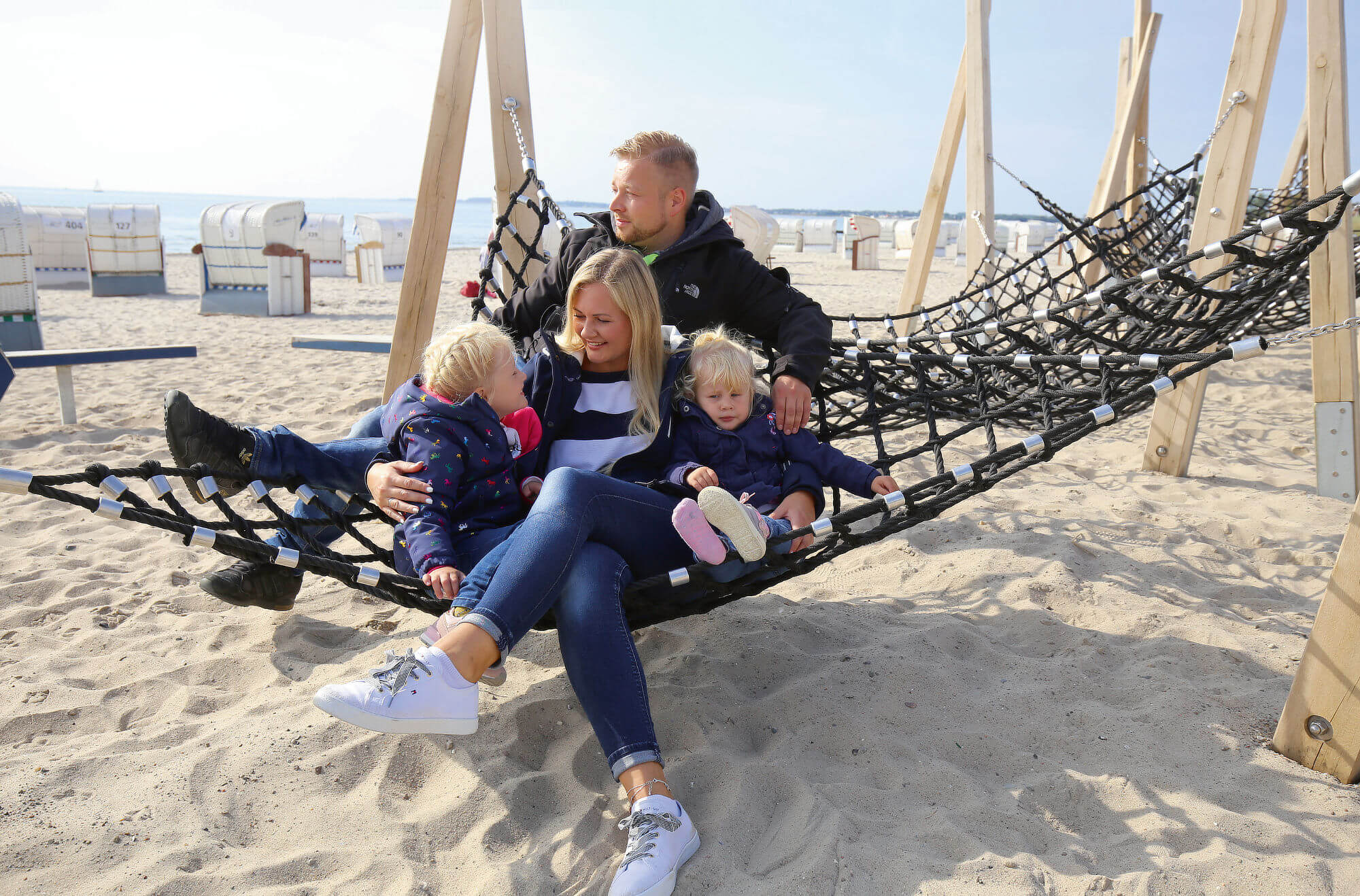 Familie am Strand in Großenbrode